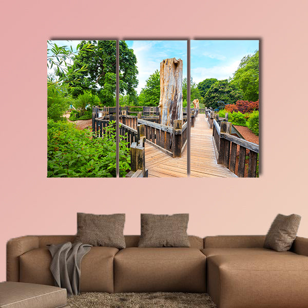 The Diana, Princess of Wales Memorial Playground is a memorial wall art