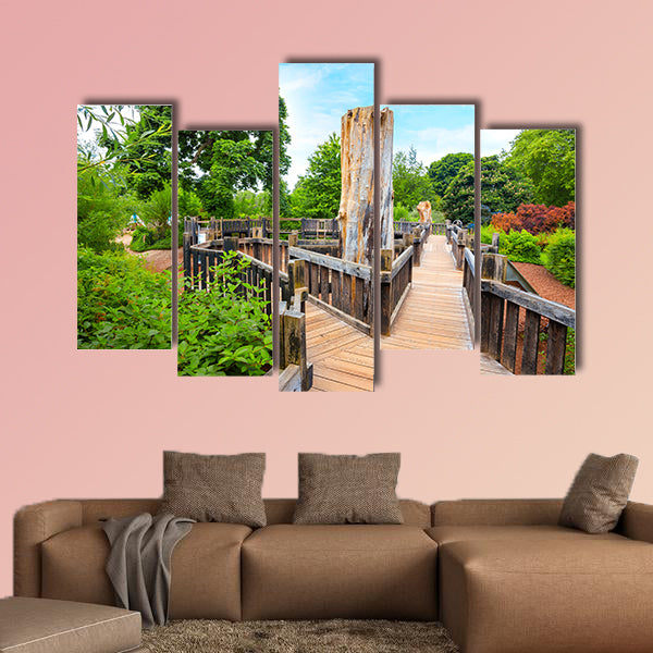 The Diana, Princess of Wales Memorial Playground is a memorial wall art