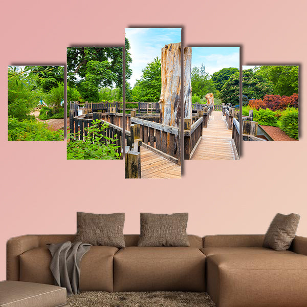 The Diana, Princess of Wales Memorial Playground is a memorial wall art