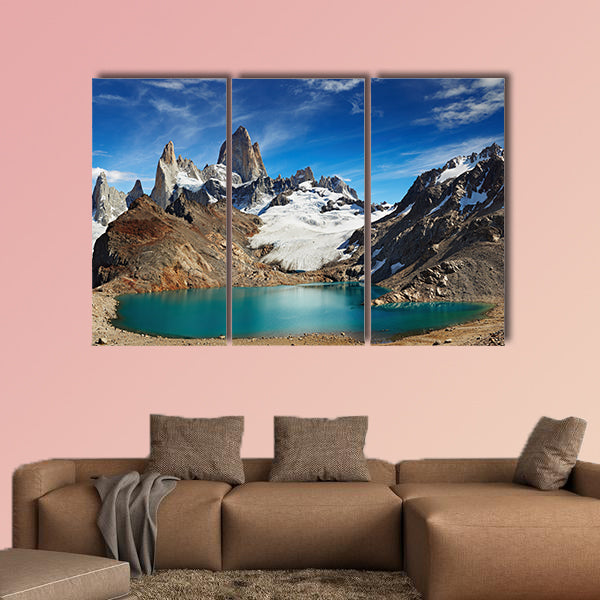 Laguna de Los Tres and mount Fitz Roy, Los Glaciers National Park,