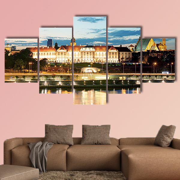 Royal castle over the Vistula River in Warsaw, Russia wall art