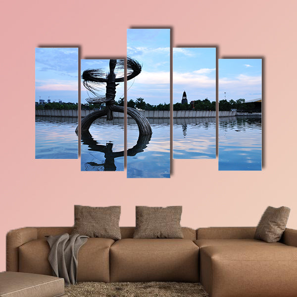 Sculpture of Art multi panel canvas wall art
