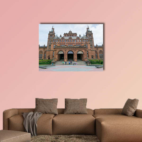 People walking in front of Kelvingrove Art Gallery and Museum in Glasgow
