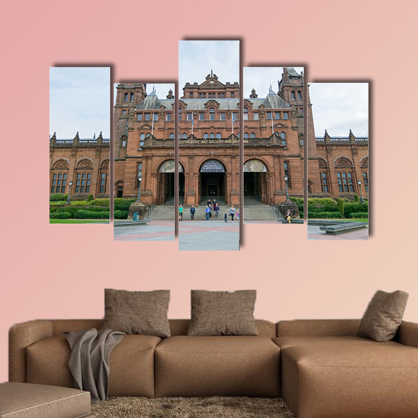 People walking in front of Kelvingrove Art Gallery and Museum in Glasgow