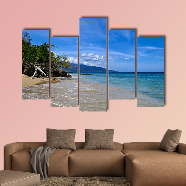 Travel photography - seascape in Chuspa beach (Vargas, Venezuela) wall art